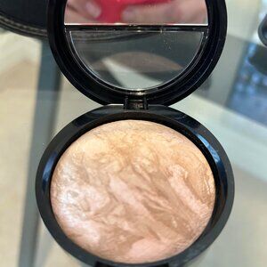 Laura Geller Illuminating Foundation